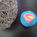 Cupcakes superman en pâte à sucre