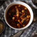 Soupe à la tomate , pois chiches et pâtes[...]