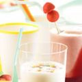 Smoothies pamplemousses, bananes, fraises