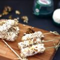 Brochettes de poires, chèvre et fruits secs