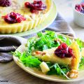 Quiche au brie, lardons & oignons rouges[...]