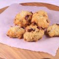Cookies au roquefort , noix et cranberries