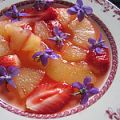 Soupe de violettes à l'ananas et aux fraises -[...]