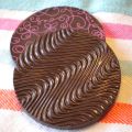 Caraques de chocolat noir - décor avec feuille[...]