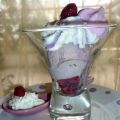 Glace à la framboise parfumée à la violette,[...]