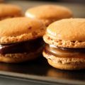 Macarons au chocolat et caramel beurre salé