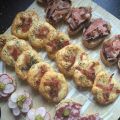 Tuile au fromage et jambon cru.