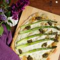 Tarte flambée asperges et pesto d'ail des ours[...]