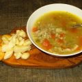 Soupe succulente à l'orge et au poulet