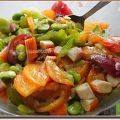 Salade de fèves, tomates colorées et bâtons de[...]