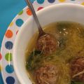 Soupe aux boulettes et à la courge spaguetti