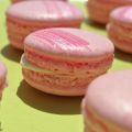 Macarons au chocolat blanc, à la rose et à la[...]