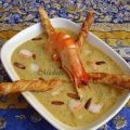 Crème au curry et aux légumes d'été, crevettes[...]