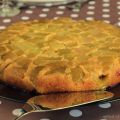 Gâteau renversé à la rhubarbe caramélisée