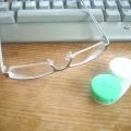  De lunettes et de verres de contact dans la[...]
