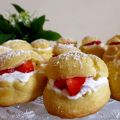 CHOUX A LA CRÈME VANILLE ET FRAISES