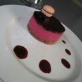 Bavarois au cassis et son petit macaron au[...]