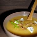 Soupe de courge aux noix grillées & au bleu,[...]