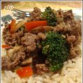 Boeuf et brocoli en sauce sur riz