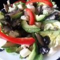 Salade à l'avocat et aux sardines