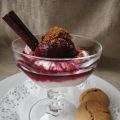 Pêches de vigne au sirop épicé et fromage blanc