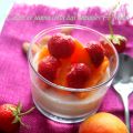 Délice de panna cotta à l'amande et aux fruits