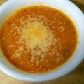 Soupe aux tomates rôties et à la saucisse[...]