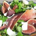 Figues fraîches au jambon sec de montagne et[...]