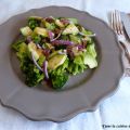 Salade de brocoli, pomme, avocat et sa[...]