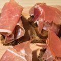 Pintxos cèpes, tomates et jambon
