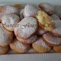 Beignets fourrés à  la crème pâtissière.