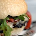 Burger veggie aux champignons noirs, roquette[...]
