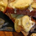 Tartine au reblochon, pommes & échalotes