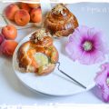 Des briochettes aux abricots fondants garnies[...]