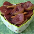 Petites poires au vin et aux épices