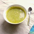 Soupe de légumes verts au curry