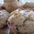 SCONES À LA CRÈME ET AUX FRAISES