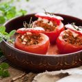 Tomates farcies au riz, pignons, raisins secs[...]