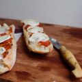 Tartines chèvre & caviar de tomates