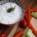Trempette au yogourt et aux herbes fraîches