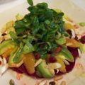 Salade de betteraves crues, avocat et suprêmes[...]