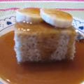 Gâteau aux bananes et sauce au caramel
