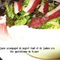 Melon jaune accompagné de magret fumé et jambon[...]