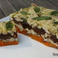 Terrine de poulet aux pruneaux et noisettes