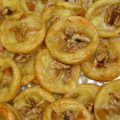 Tartelettes au cantal, aux pommes et aux noix