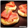 Galettes de pommes de terre comme des blinis