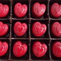 Chocolats fins : coeurs framboises-coco-vanille