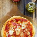 Pizza margherita (tomate, mozzarella et basilic)