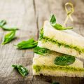 Mini clubs sandwich avocat, pesto et pousses[...]