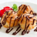 Profiteroles caramel-bananes